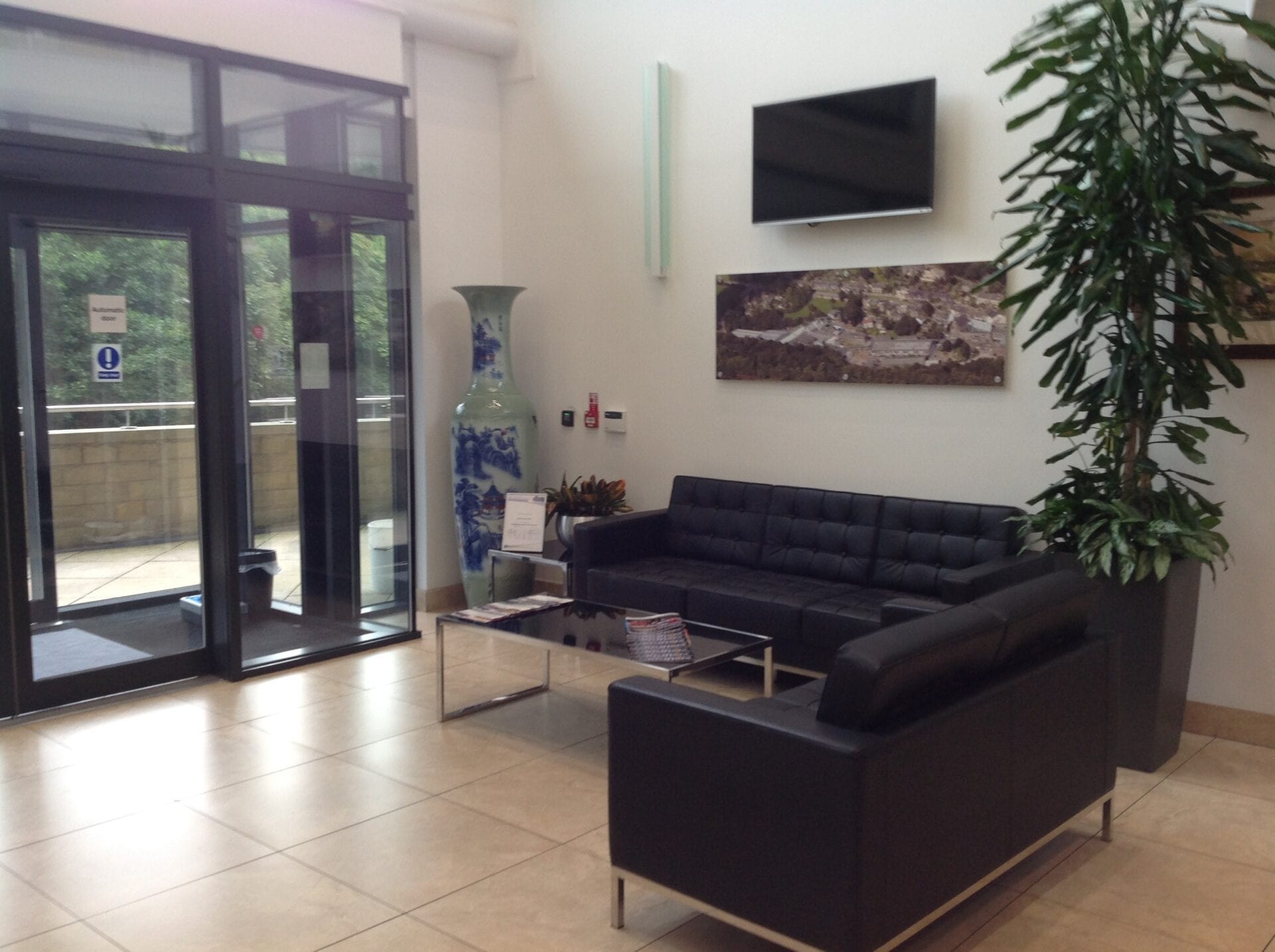 Office & Commercial cleaning image 2