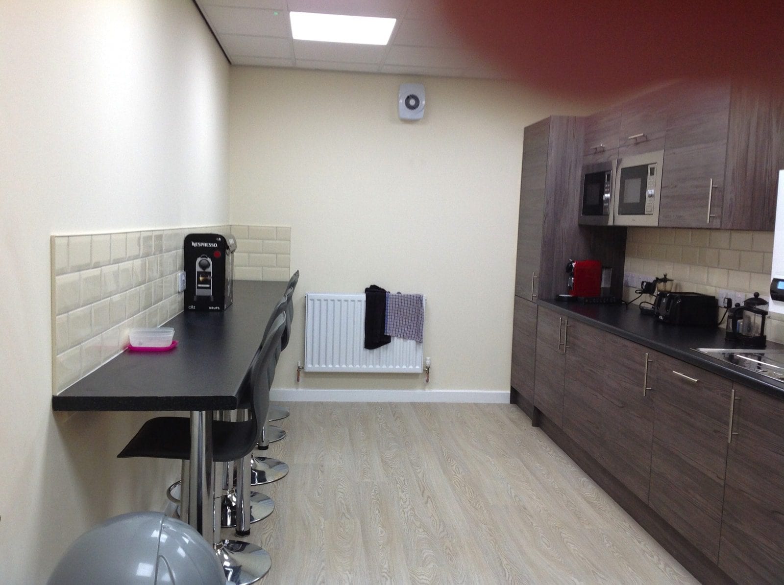 Office & Commercial cleaning image 9